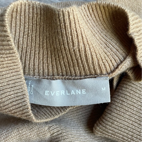 Everlane The Cashmere Crop Mockneck In Camel/Tan Relaxed Look Cozy Soft SZ M - Picture 11 of 12